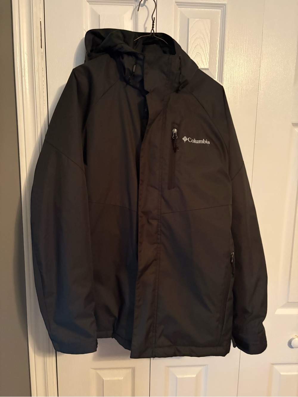 Columbia Men's Black Hooded Ski Jacket